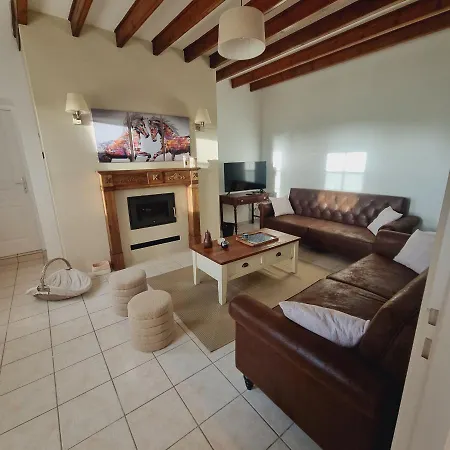 Gite La Frevalette 度假居 *