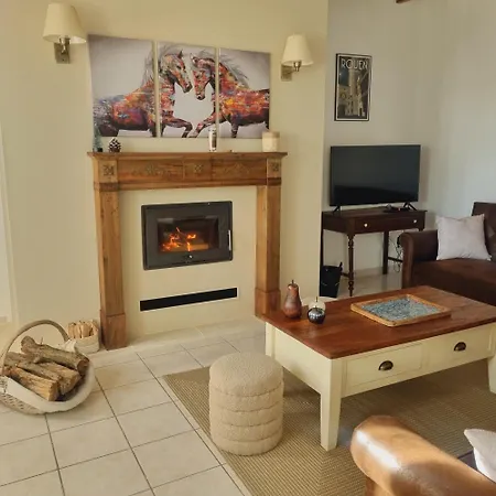 Gite La Frevalette 度假居 *